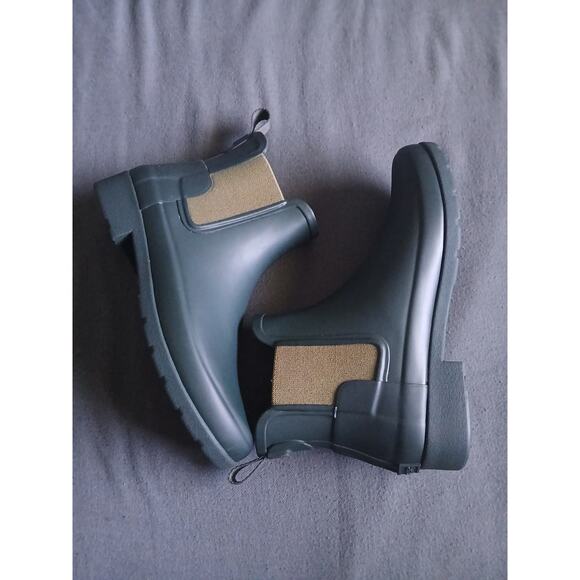 Hunter Chelsea Boots Size US 6 - Picture 1 of 6